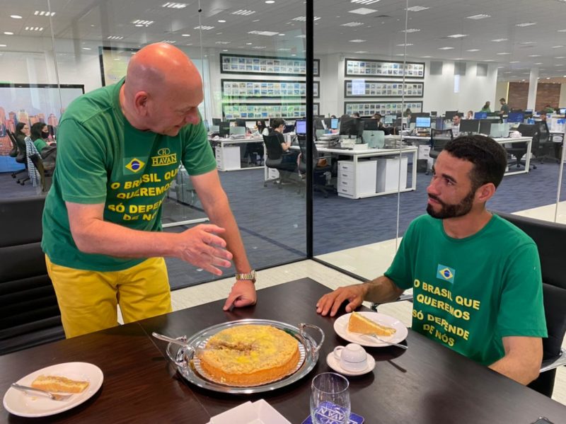 Samuel Miranda foi recebido por Luciano Hang na sede administrativa da Havan, em Brusque – Foto: Divulga&ccedil;&atilde;o/Havan