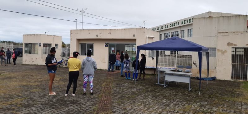 Em meio a incerteza e protesto, alunos de escola cedendo em Florianópolis voltam às aulas