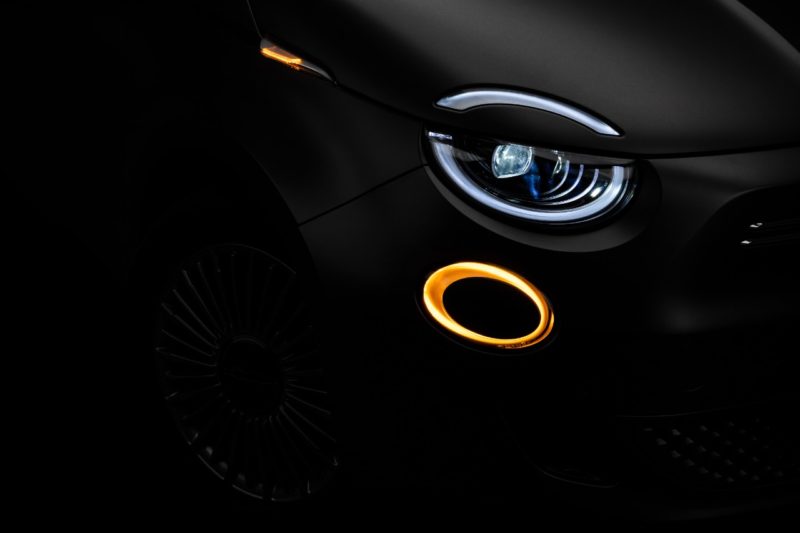 Clássico design foi contemplado com faróis e milhas redondos Full LED com DRL no capô – Foto: Rafa Paixão/Fiat/Divulgação
