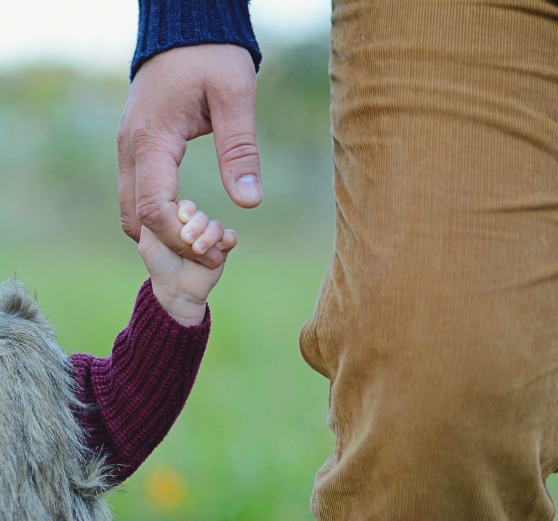Pais enfrentam os desafios de estar presente na criação dos filhos – Foto: Pixabay/ Divulgação/ ND