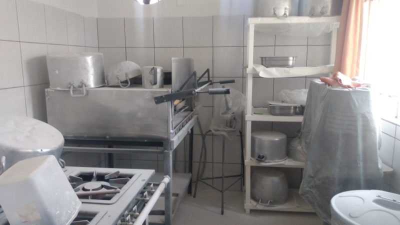 Fogo deu in&iacute;cio em forno a g&aacute;s da escola – Foto: Subtenente BM Cuchava