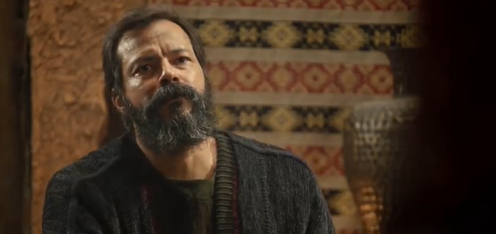 Raquel escuta a conversa de Lab&atilde;o e descobre seu plano para lucrar em seus neg&oacute;cios nesta segunda-feira (2) em G&ecirc;nesis – Foto: Record Tv/R7/Reprodu&ccedil;&atilde;o/ND