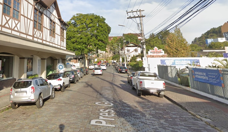 Acidente ocorreu na regi&atilde;o central de Blumenau – Foto: Reprodu&ccedil;&atilde;o/Google Maps/ND