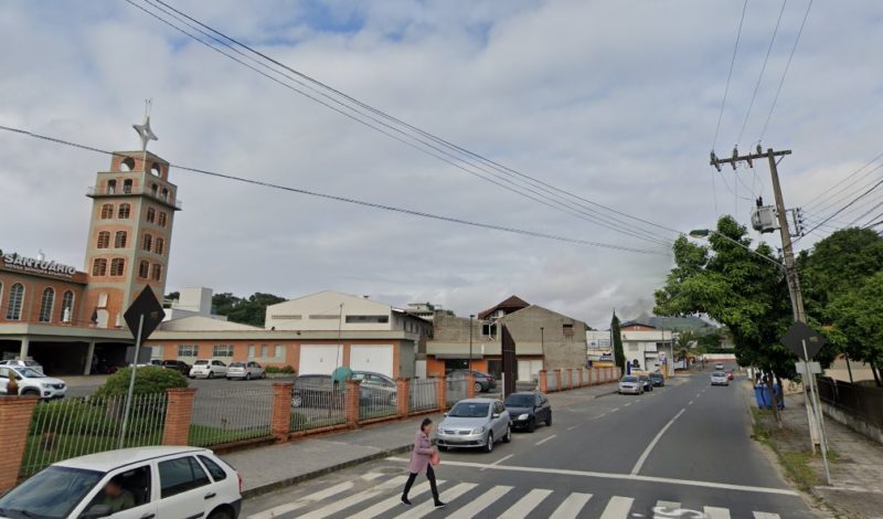 Família mora no bairro Itoupava Norte – Foto: Reprodução/Google Maps/ND
