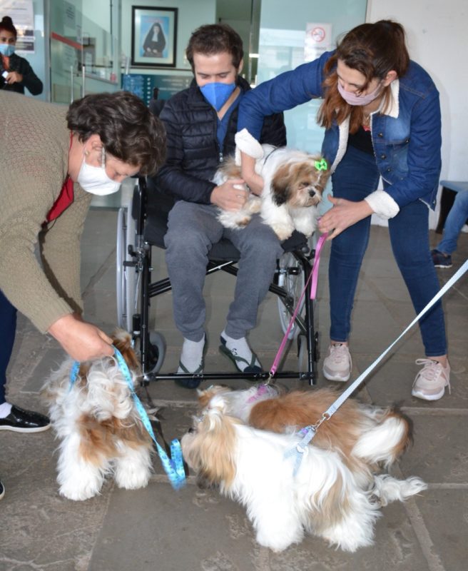 Visita animou o paciente que est&aacute; em tratamento no HRSP. – Foto: HRSP/Divulga&ccedil;&atilde;o/ND