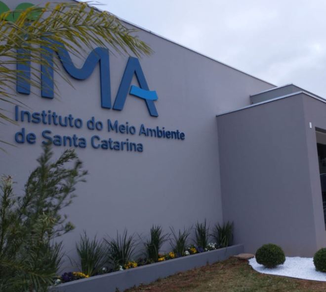 Imagem mostra fachada do IMA de SC