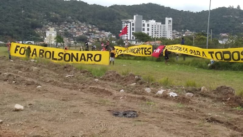 Protesto indígena próximo a concentração da motociata de Bolsonaro – Foto: Paulo Rolemberg/ND