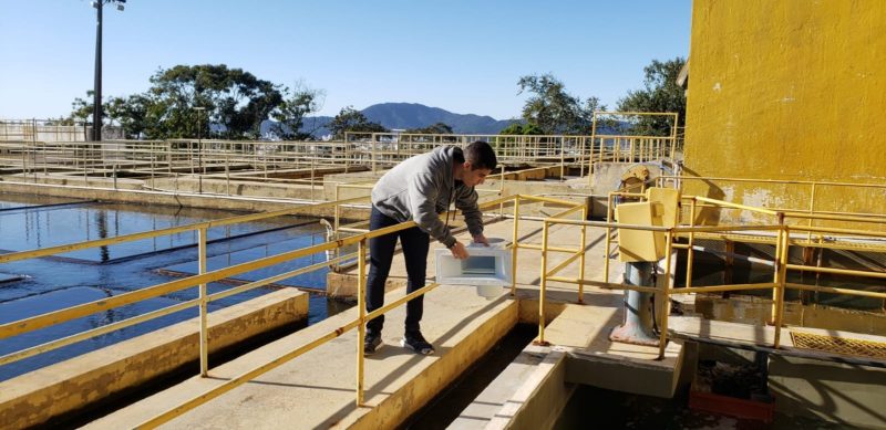 O sistema desenvolvido pelo estudante &eacute; de baixo custo e capaz de reter part&iacute;culas pl&aacute;sticas de micropl&aacute;sticos atrav&eacute;s de um filtro espec&iacute;fico – Foto: Prefeitura de Itaja&iacute;/Divulga&ccedil;&atilde;o