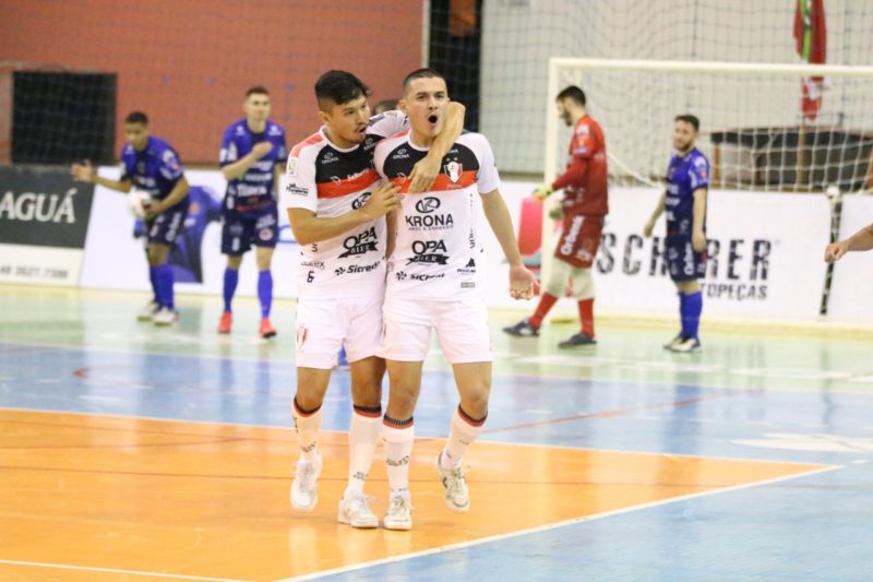 De virada, JEC Futsal venceu o Joaçaba na noite de terça-feira (17) – Foto: Juliano Schmidt/JEC Futsal/Divulgação/ND