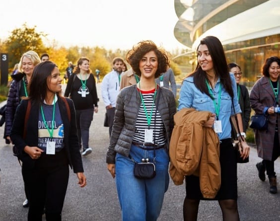 Lívia Cunha, criadora da healthtech adquirida pela RD, na sede da Apple