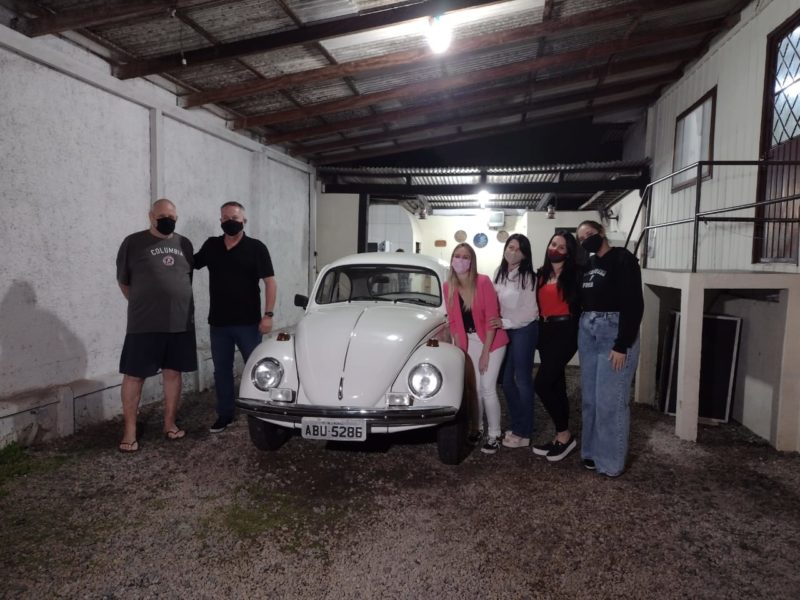 Família de Laís surpreendeu Pietra e o avô ao devolver o fusca