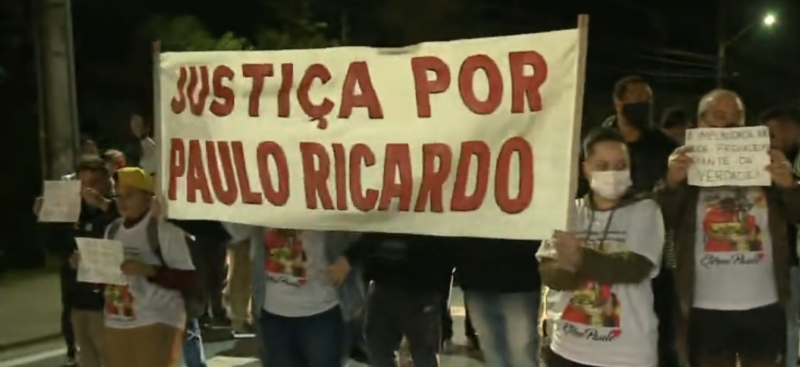 Fam&iacute;lia, amigos e motoboys se re&uacute;nem para pedir justi&ccedil;a em manifesta&ccedil;&atilde;o ap&oacute;s morte de Paulo Ricardo, diretor da escola de samba Embaixada Copa Lord – Foto: Divulga&ccedil;&atilde;o/NDTV
