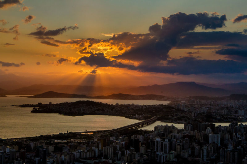 Sol deve predominar em todo o Estado, mas não está descartada a possibilidade de temporais – Foto: Flavio Tin/Arquivo/ND