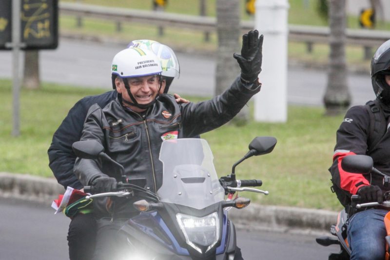 Presidente realizou nova motociata em Salvador neste sábado (2) – Foto: Léo Munhoz/ ND