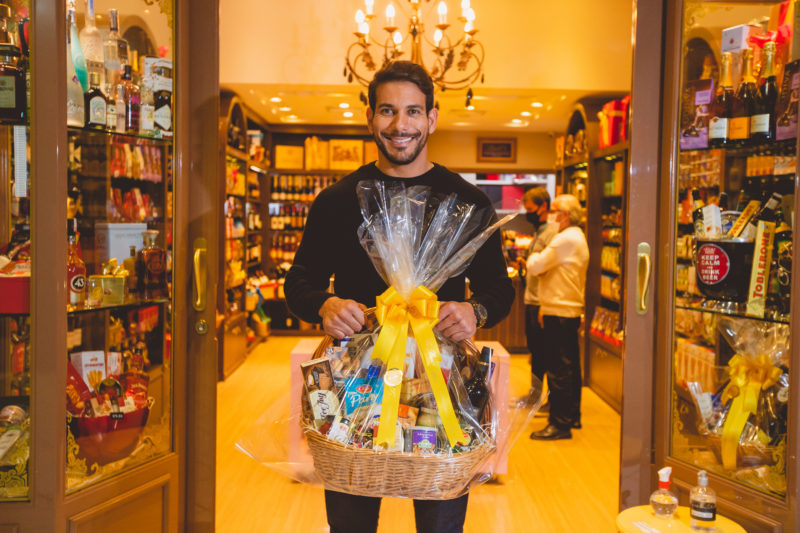 Outra dica é investir em cervejas artesanais, whisky e produtos gourmet na Le Boss Delicatessen – Foto: NDTV/Divulgação