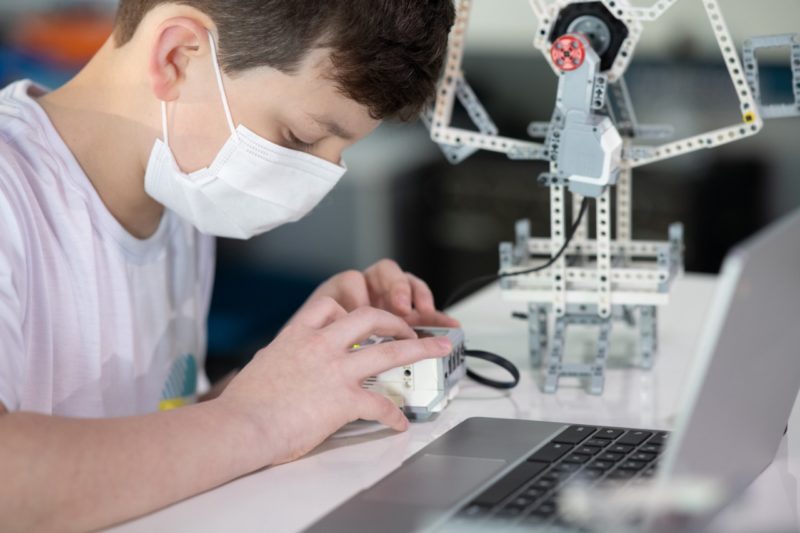 Futuro da educa&ccedil;&atilde;o estar&aacute; ligado com tecnologias e ensinos “m&atilde;o na massa” – Foto: Divulga&ccedil;&atilde;o/ND