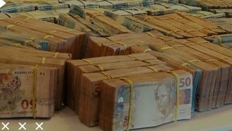 Homem de 54 anos foi preso em Ararangu&aacute; e com ele foram encontrados R$ 23 mil – Foto: Divulga&ccedil;&atilde;o/PF/ND