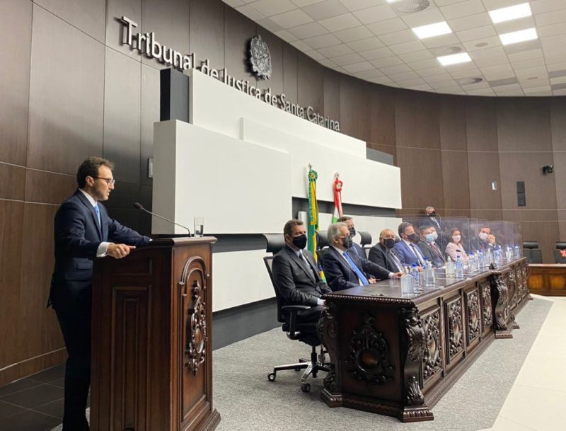 Diogo Nicolau P&iacute;tsica discursa durante solenidade de posse no Tribunal de Justi&ccedil;a de SC – Foto: Divulga&ccedil;&atilde;o/ND