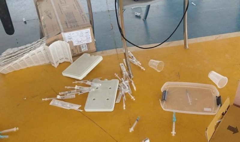 Frascos de vacina foram destru&iacute;dos na tarde desta quinta (26) no Distrito Federal – Foto: Divulga&ccedil;&atilde;o/ PMDF