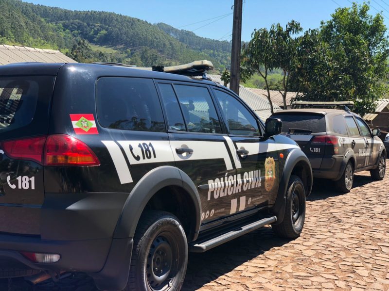Pol&iacute;cia Civil prende dois homens em Cocal do Sul durante opera&ccedil;&atilde;o nesta quinta-feira (14). – Foto: Pol&iacute;cia Civil/Divulga&ccedil;&atilde;o/ND