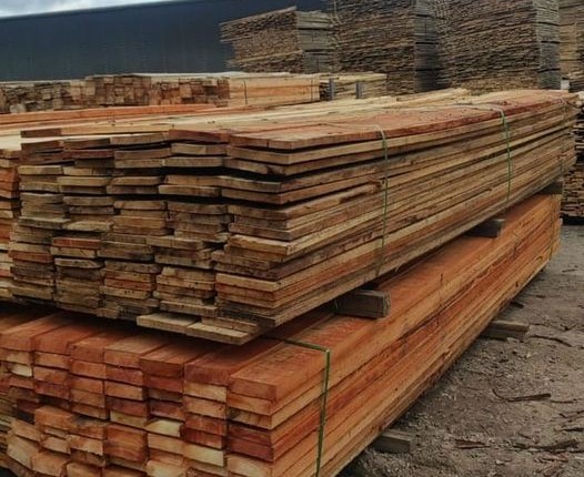 Carga de madeira de cerca de 16 toneladas foi recuperada na tarde de quinta-feira (5), em Rio Negrinho – Foto: Pol&iacute;cia Civil/Divulga&ccedil;&atilde;o