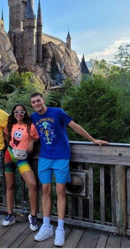 Anitta e Griffin Johnson na Disney, em Orlando – Foto: Reprodu&ccedil;&atilde;o Instagram