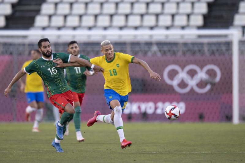 Bem marcado, Richarlison n&atilde;o conseguiu marcar – Foto: Lucas Figueiredo/CBF