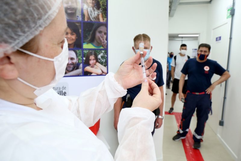 vacinação contra covid-19