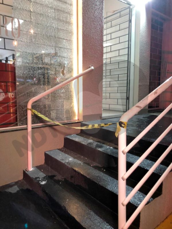 Local onde houve o assalto a m&atilde;o armada e confronto com o policial militar. – Foto: Ricardo Alves/NDTV Joinville