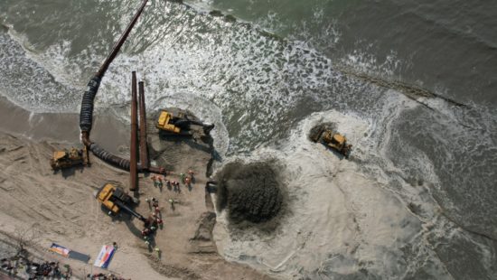 Anúncio vende areia da praia de Bombinhas