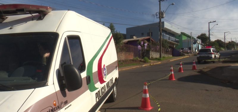 Polícia Militar isolou o local onde os tiros foram disparados. – Foto: Selio Gasparetto/NDTV Chapecó