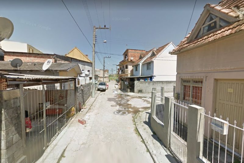 Jovem de 23 anos foi baleado na região Continental de Florianópolis – Foto: Google Street View/Reprodução/ND