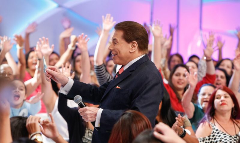 Imagem de Silvio Santos com sua plateia 