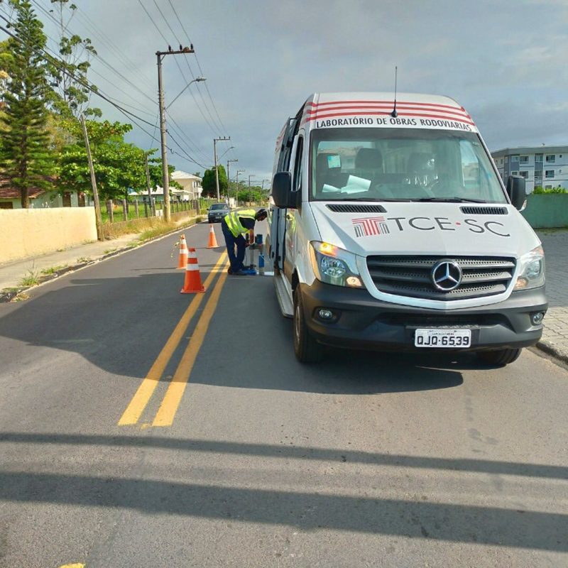 Ve&iacute;culo usado pelo TCE-SC circula pelas rodovias do Estado para checarse o dinheiro p&uacute;blico est&aacute; sendo aplicado de forma adequada – Foto: Reprodu&ccedil;&atilde;o/Instagram