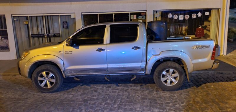 Toyota Hilux foi atingida por fusca em Anita Garibaldi, na Serra &#8211; Foto: PMRv/Divulgação/ND