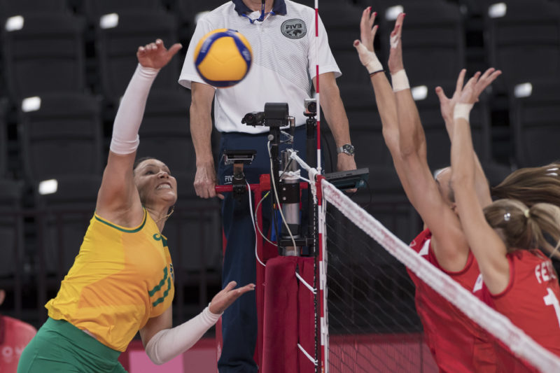 Brasil ganha e avan&ccedil;a para as semifinais. Tandara, que aparece no detalhe, est&aacute; fora dos Jogos Ol&iacute;mpicos Foto: J&uacute;lio C&eacute;sar Guimar&atilde;es/COB/ND