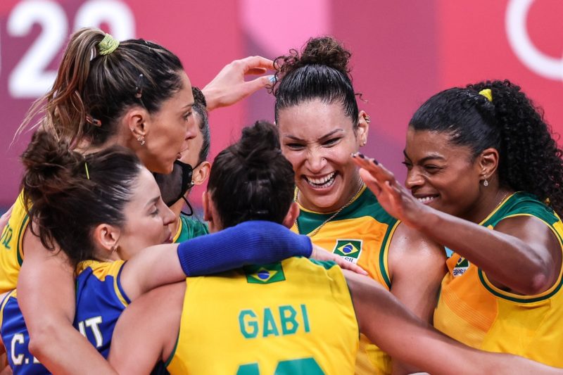 Brasil venceu Quênia por 3 sets a 0 e terminou em primeiro do grupo A nas Olimpíadas de Tóquio – Foto: Wander Roberto/ COB