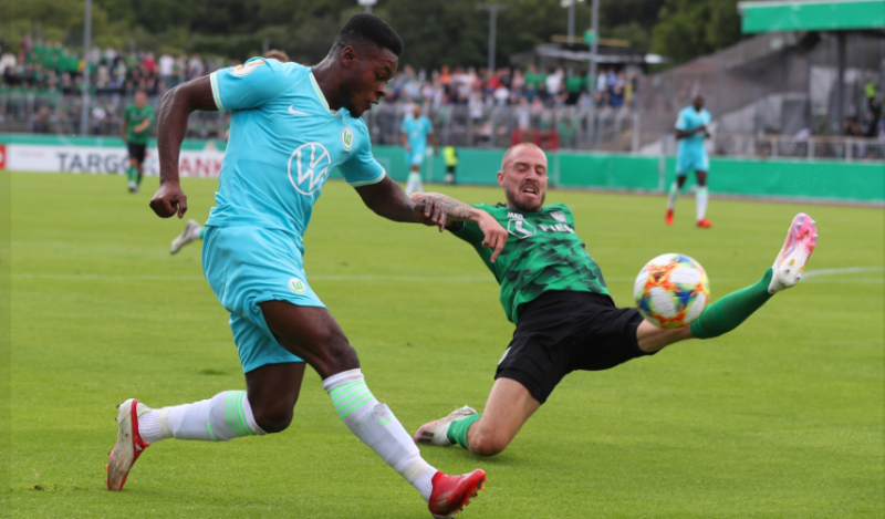 Wolfsburg em a&ccedil;&atilde;o na Copa da Alemanha – Foto: Divulga&ccedil;&atilde;o