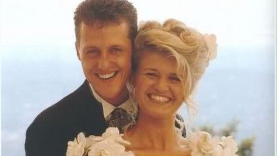 Casada há 26 anos, esposa de Schumacher lamenta: &#39;sinto falta todos os dias&#39;