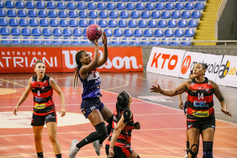 Basquete Feminino Blumenau surpreendeu o pa&iacute;s e ficou com a prata da LBF 2021 – Foto: Victor Gui&atilde;o / Virtus