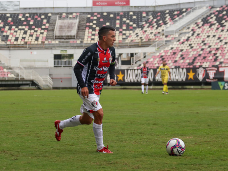 Aos 35 anos, Edson Ratinho lidera uma equipe que quer fazer história – Foto: Vitor Forcellini/JEC/Divulgação/ND