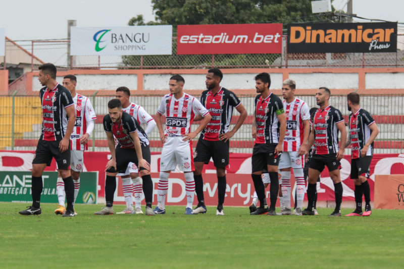JEC e Bangu se enfrentam em jogo decisivo no sábado (18), na Arena Joinville &#8211; Foto: Caio Almeida/Bangu AC