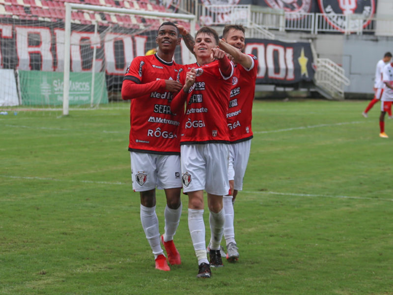 Thiago Juan entrou no intervalo e marcou o gol tricolor – Foto: Vitor Forcellini/JEC/Divulgação/ND