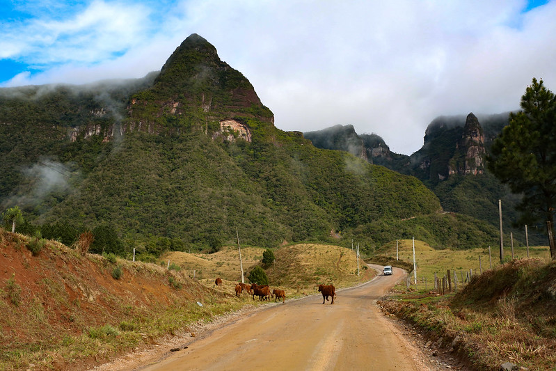 Obras de pavimenta&ccedil;&atilde;o da Serra do Corvo Branco, em Gr&atilde;o-Par&aacute;, tiveram o edital de licita&ccedil;&atilde;o lan&ccedil;ados pelo governador Carlos Mois&eacute;s no &uacute;ltimo roteiro no Sul de SC – Foto: Julio Cavalheiro/Secom/ND