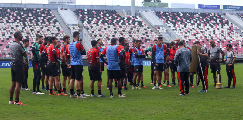 At&eacute; o jogo de s&aacute;bado (4), todos os jogadores ter&atilde;o recebido, pelo menos, a primeira dose da vacina – Foto: Vitor Forcellini/JEC/Divulga&ccedil;&atilde;o/ND