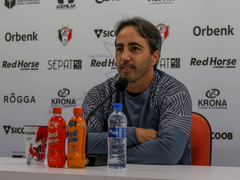 Leandro Zago est&aacute; h&aacute; 16 jogos no comando tricolor, 16 jogos invicto – Foto: Vitor Forcellini/JEC/Divulga&ccedil;&atilde;o/ND