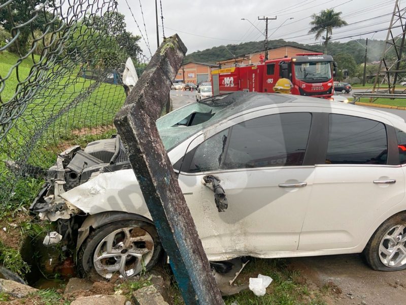 Acidente aconteceu por volta das 17h30