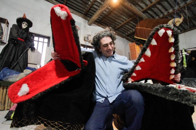 Adriano acredita que as similaridades dos hier&oacute;glifos e do papel mitol&oacute;gico da deusa Ammit com a Bernun&ccedil;a explica, &ldquo;de maneira plaus&iacute;vel&rdquo;, a inser&ccedil;&atilde;o dessa personagem no folclore do boi de mam&atilde;o catarinense – Foto: L&eacute;o Munhoz/ND