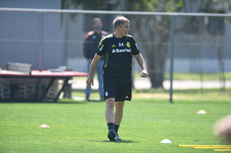 Aguirre comemora boa fase da equipe – Foto: Ricardo Duarte/Inter/Divulgação