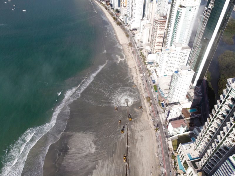 Nova Praia Central já avançou 1,2 mil metros &#8211; Foto: PMBC/Divulgação